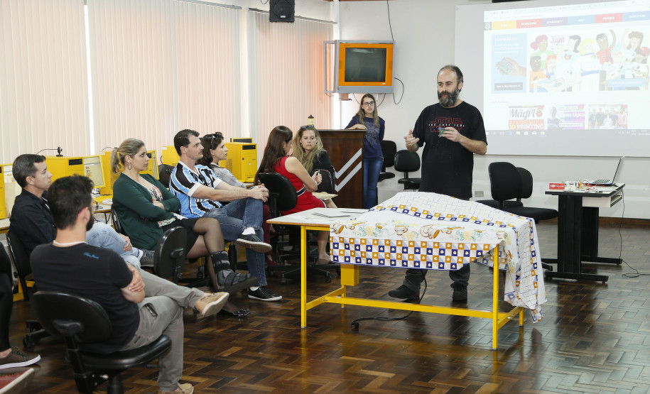 Secretaria Estadual de Educação do Paraná; Cursos para técnico dos núcleos regionais para apresentar o SEED LAB. 26-04-18. Foto: Hedeson Alves