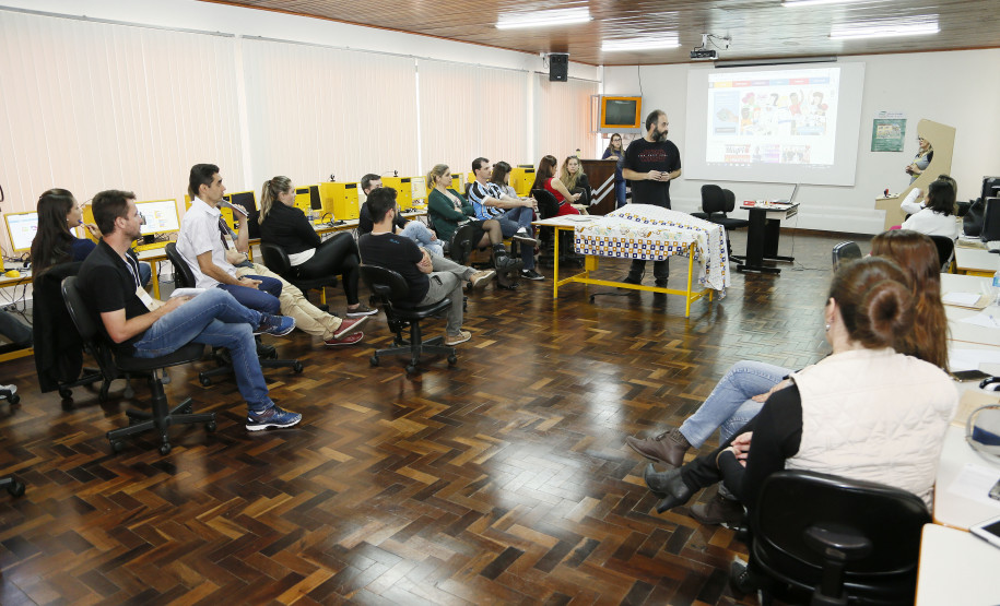 Secretaria Estadual de Educação do Paraná; Cursos para técnico dos núcleos regionais para apresentar o SEED LAB. 26-04-18. Foto: Hedeson Alves