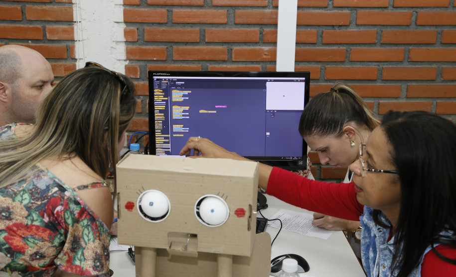 Secretaria Estadual de Educação do Paraná; Cursos para técnico dos núcleos regionais para apresentar o SEED LAB. 26-04-18. Foto: Hedeson Alves