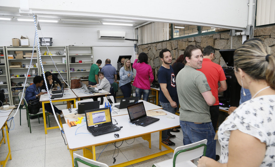 Secretaria Estadual de Educação do Paraná; Cursos para técnico dos núcleos regionais para apresentar o SEED LAB. 26-04-18. Foto: Hedeson Alves
