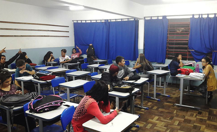 Cerca de 300 mil alunos de todas as escolas do Paraná fizeram nesta quinta-feira (26) as provas de Língua Portuguesa e Matemática do Sistema de Avaliação da Educação Básica do Paraná (Saep).