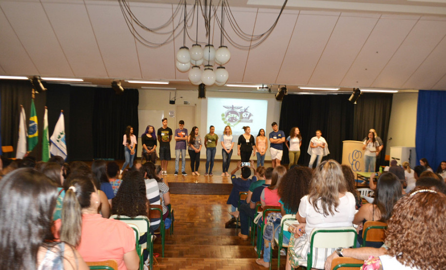 Na sexta-feira (20), o Núcleo Regional de Educação de Cascavel reuniu cerca de 300 estudantes no 1º Encontro de Grêmios Estudantis e Representantes de Turma, com participação de 93 escolas estaduais