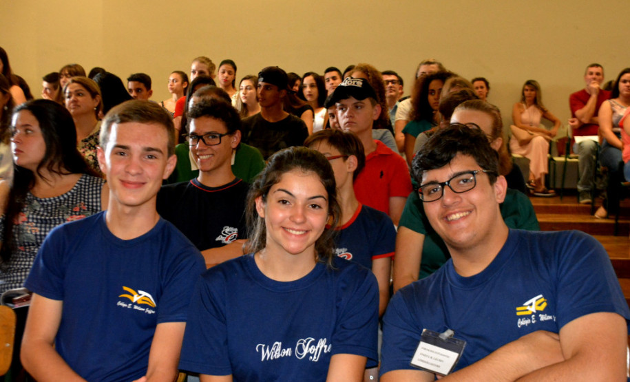 Na sexta-feira (20), o Núcleo Regional de Educação de Cascavel reuniu cerca de 300 estudantes no 1º Encontro de Grêmios Estudantis e Representantes de Turma, com participação de 93 escolas estaduais