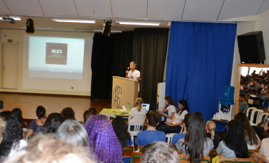 Na sexta-feira (20), o Núcleo Regional de Educação de Cascavel reuniu cerca de 300 estudantes no 1º Encontro de Grêmios Estudantis e Representantes de Turma, com participação de 93 escolas estaduais
