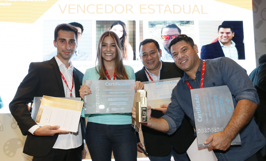 Secretaria Estadual de Educação do Paraná; Entrega do Prêmio Empreededorismo no auditório do Sebrae, CEEP Centro Estadual de Educação Profissional Professora Maria Lydia Cescato Bomtempo de Assai foi a vencedora na categoria Ensino Médio. 27-04-18. Foto: Hedeson Alves