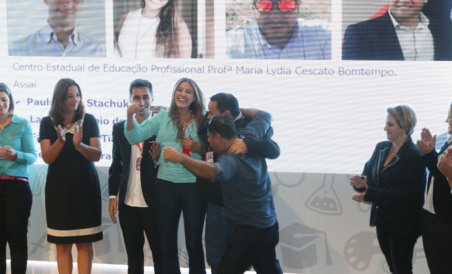 Secretaria Estadual de Educação do Paraná; Entrega do Prêmio Empreededorismo no auditório do Sebrae, CEEP Centro Estadual de Educação Profissional Professora Maria Lydia Cescato Bomtempo de Assai foi a vencedora na categoria Ensino Médio. 27-04-18. Foto: Hedeson Alves