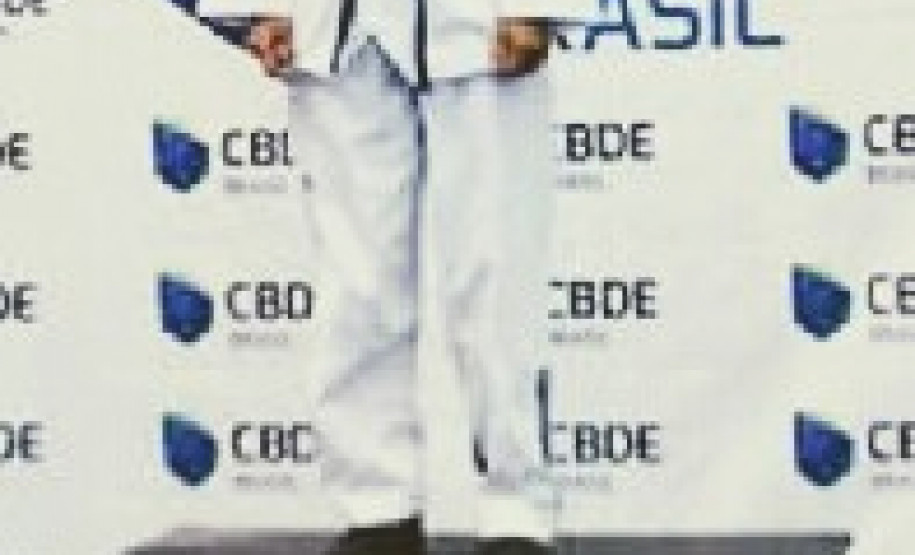 A estudante Fabiana Nayara da Silva Santiago, de 16 anos, vai a compor a delegação brasileira na 17° da Gymnasiade, maior competição esportiva escolar do mundo, que acontece entre 02 e 09 de maio, em Marrakesh, no Marrocos. Aluna do Colégio Estadual São João, em Cascavel, ela participará do torneio organizado pela Federação Internacional do Desporto Escolar e que reúne estudantes de vários países, em diferentes modalidades esportivas.