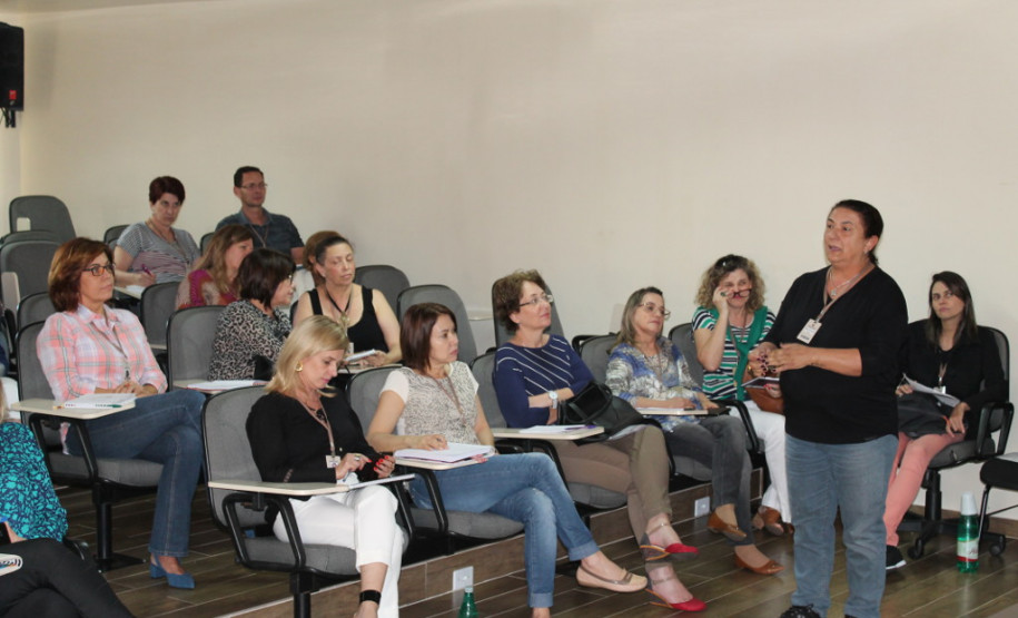 “A participação dos alunos tem aumentado, e eles utilizam com facilidade o atendimento online da Ouvidoria, registrando suas reivindicações com fotos e vídeos”, afirma a chefe da Ouvidoria, Margarete Maria Lemes. O objetivo é que as escolas divulguem o banner especialmente criado para esta finalidade, imprimam e o disponibilizem em locais de grande circulação.