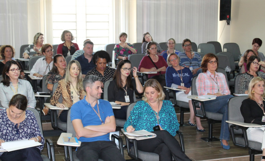 “A participação dos alunos tem aumentado, e eles utilizam com facilidade o atendimento online da Ouvidoria, registrando suas reivindicações com fotos e vídeos”, afirma a chefe da Ouvidoria, Margarete Maria Lemes. O objetivo é que as escolas divulguem o banner especialmente criado para esta finalidade, imprimam e o disponibilizem em locais de grande circulação.