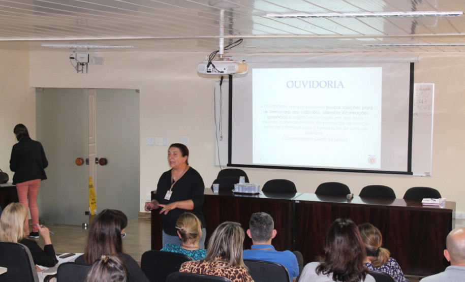 A informação foi repassada durante reunião entre ouvidores e representantes de outros departamentos, realizada na Secretaria da Educação nesta quinta-feira (03)