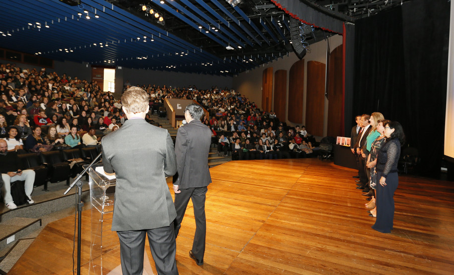 Maio será o mês da Matemática no Paraná Secretaria Estadual de Educação do Paraná; Abertura do Festival de Matemática no teatro da Fiep em Curitiba com a presença da Superintendente da EducaçãoInes Carnieletto. 07-05-18. Foto: Hedeson Alves