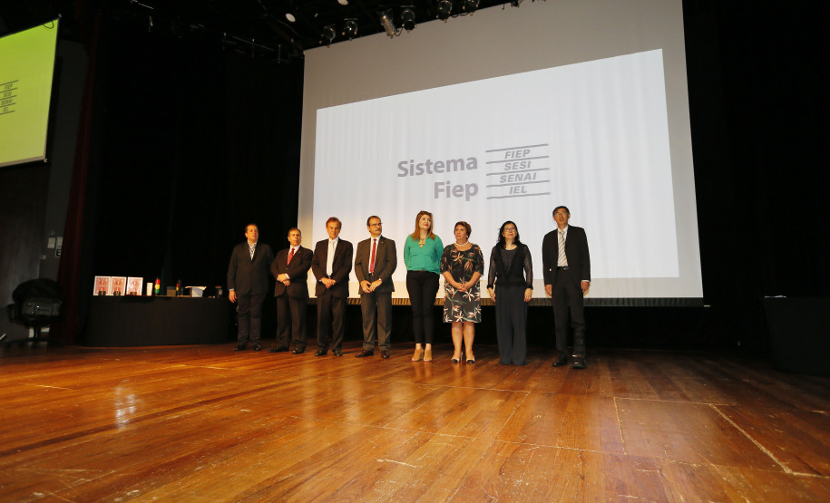 Maio será o mês da Matemática no Paraná Secretaria Estadual de Educação do Paraná; Abertura do Festival de Matemática no teatro da Fiep em Curitiba com a presença da Superintendente da EducaçãoInes Carnieletto. 07-05-18. Foto: Hedeson Alves