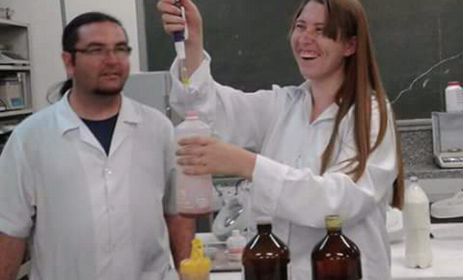 A Secretaria da Educação tem uma oferta variada de cursos profissionalizantes ligados ao agronegócio, setor responsável por cerca de 40% da economia paranaense. Um deles é o Curso Técnico em Agroindústria, disponível na modalidade subsequente no Centro Estadual de Educação Profissional (CEEP) Olegário Macedo, em Castro, região Centro Oriental paranaense.