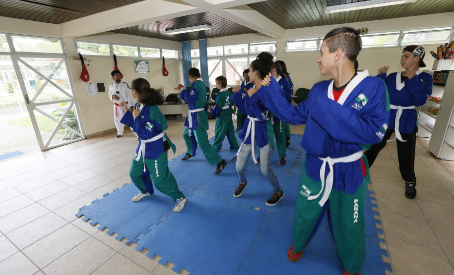 Secretaria Estadual de Educação do Paraná; Vila da Cidadania em Piraquara, alunos de diversos colégios participam de oficinas oferecidas dentro da cidade mirin como atividades de culinária, esporte, jardinagem entre outras. 17-04-18. Foto: Hedeson Alves
