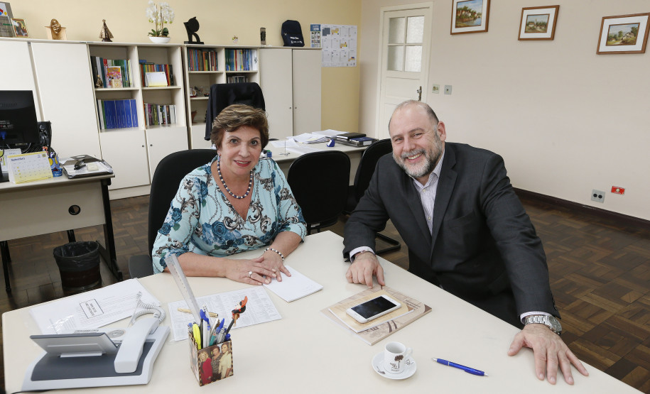 Secretaria Estadual de Educação do Paraná; o secretário de Estado da Cultura, João Luiz Fiani visita a Superintendente da Educação Ines Carnieletto. 16-05-18. Foto: Hedeson Alves