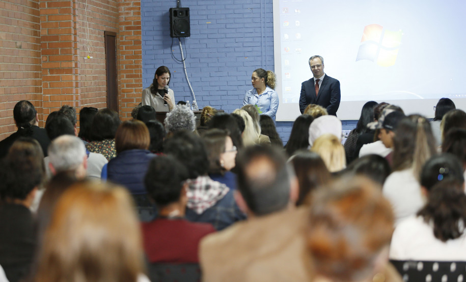 Secretaria Estadual de Educação do Paraná; Auditório do DPTE reune alunos da rede estadual de educaçao para debater o dia 18 de maio Dia Nacional de Combate ao Abuso e à Exploração Sexual de Crianças e Adolescentes. 17-05-18. Foto: Hedeson Alves