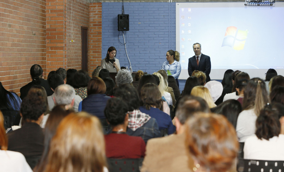 Secretaria Estadual de Educação do Paraná; Auditório do DPTE reune alunos da rede estadual de educaçao para debater o dia 18 de maio Dia Nacional de Combate ao Abuso e à Exploração Sexual de Crianças e Adolescentes. 17-05-18. Foto: Hedeson Alves