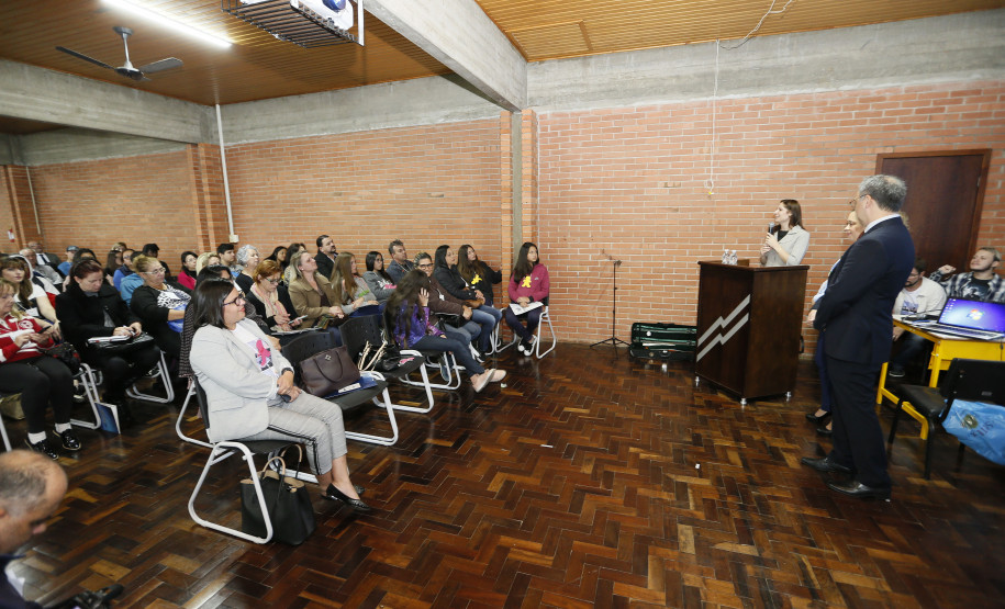 Secretaria Estadual de Educação do Paraná; Auditório do DPTE reune alunos da rede estadual de educaçao para debater o dia 18 de maio Dia Nacional de Combate ao Abuso e à Exploração Sexual de Crianças e Adolescentes. 17-05-18. Foto: Hedeson Alves
