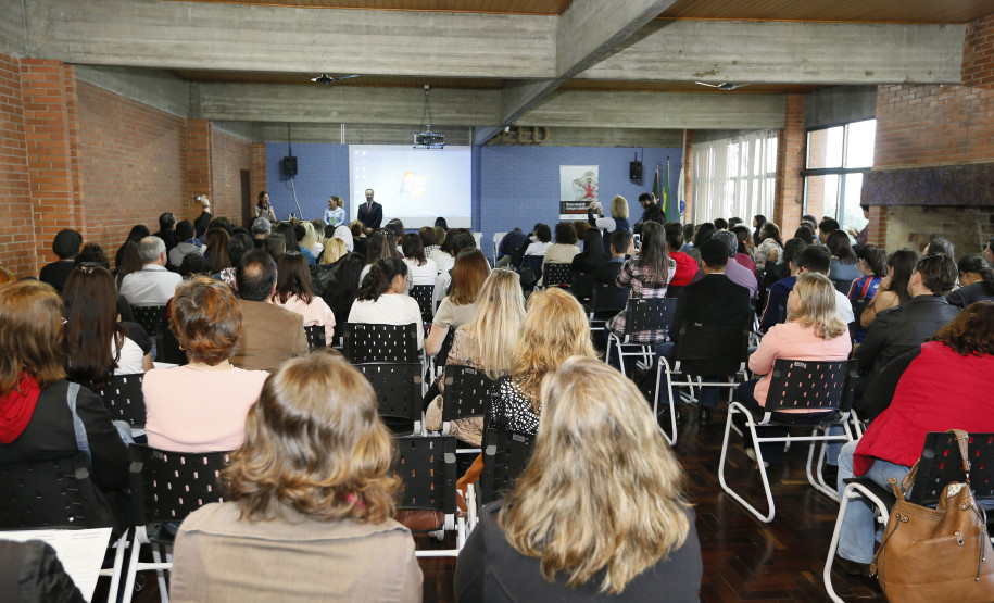 Secretaria Estadual de Educação do Paraná; Auditório do DPTE reune alunos da rede estadual de educaçao para debater o dia 18 de maio Dia Nacional de Combate ao Abuso e à Exploração Sexual de Crianças e Adolescentes. 17-05-18. Foto: Hedeson Alves