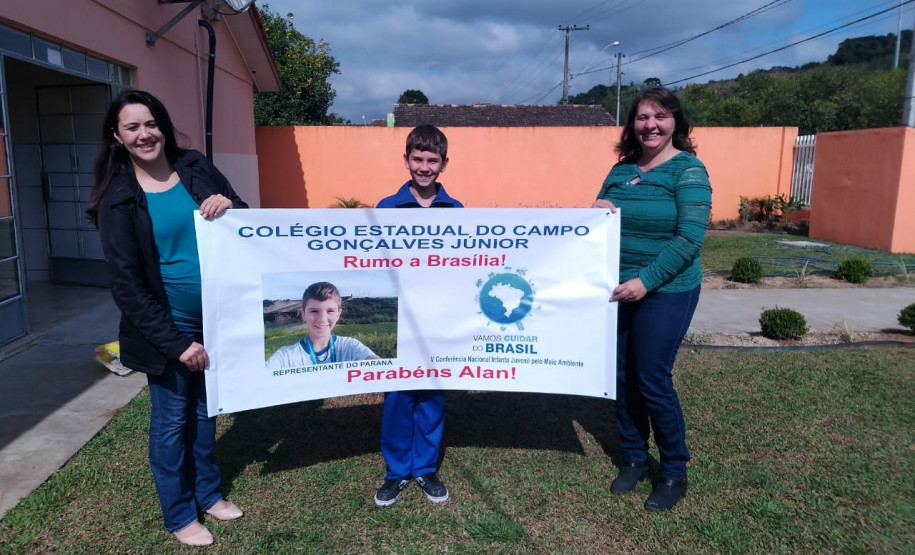 O trabalho “Água: a grande teia da vida”, de estudantes do Colégio Estadual do Campo Gonçalves Junior, vai representar o Paraná na 5ª edição da Conferência Nacional Infantojuvenil pelo Meio Ambiente, em Brasília.