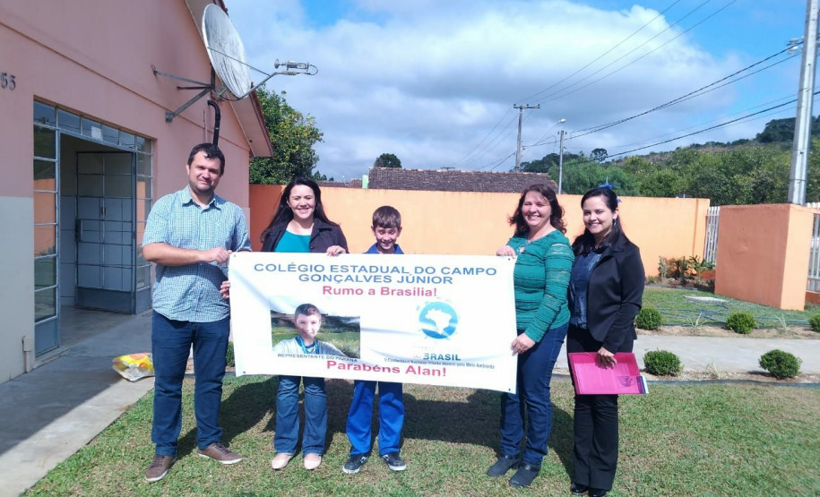 O trabalho “Água: a grande teia da vida”, de estudantes do Colégio Estadual do Campo Gonçalves Junior, vai representar o Paraná na 5ª edição da Conferência Nacional Infantojuvenil pelo Meio Ambiente, em Brasília.