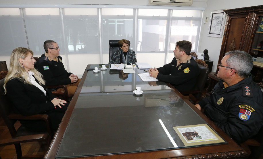 Secretaria Estadual de Educação do Paraná; Reunião no gabinete da Secretária Luciz Cortez com o Coronel Monteiro da PM. 21-05-18. Foto: Hedeson Alves