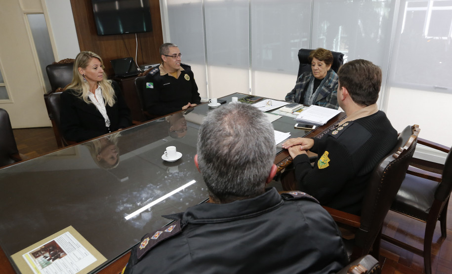 Secretaria Estadual de Educação do Paraná; Reunião no gabinete da Secretária Luciz Cortez com o Coronel Monteiro da PM. 21-05-18. Foto: Hedeson Alves