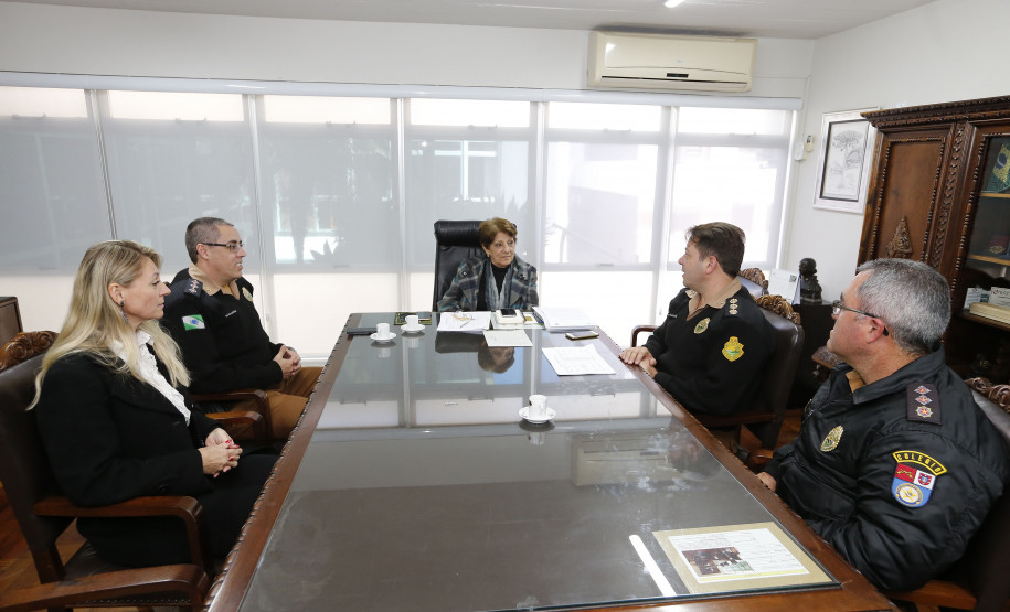 Secretaria Estadual de Educação do Paraná; Reunião no gabinete da Secretária Luciz Cortez com o Coronel Monteiro da PM. 21-05-18. Foto: Hedeson Alves