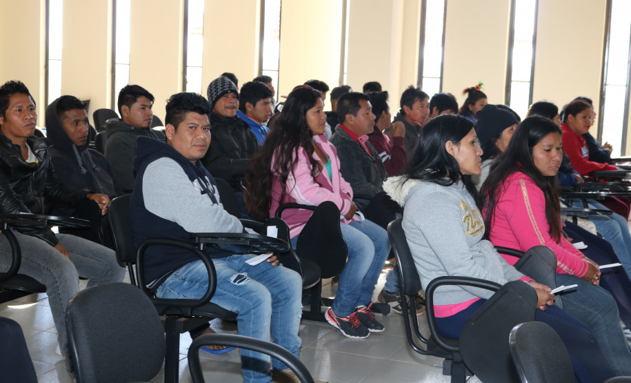 Formação aconteceu entre os dias 21 e 23 com duração de 16 horas para professores da etnia Guarani.