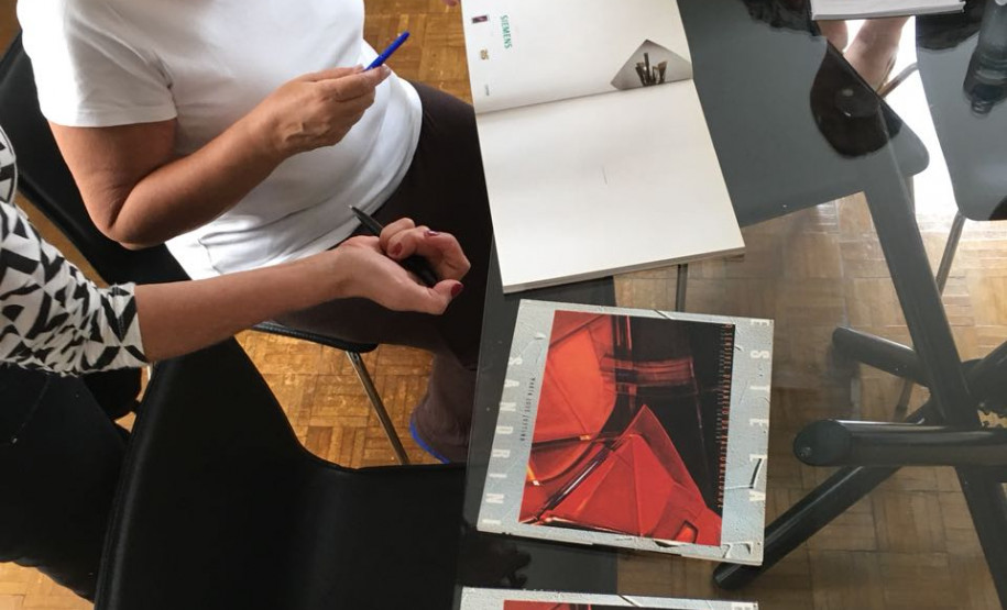 Começa nesta sexta-feira (08), no Centro Estadual de Capacitação em Artes Guido Viaro, a exposição Memória e Percepção - O Visível do Invisível, com obras da artista Estela Sandrini. A mostra faz parte do projeto "Te Encontro no Guido", um evento cultural e pedagógico que busca trabalhar a formação de plateia e expectadores com espetáculos e apresentações das diferentes áreas da arte.