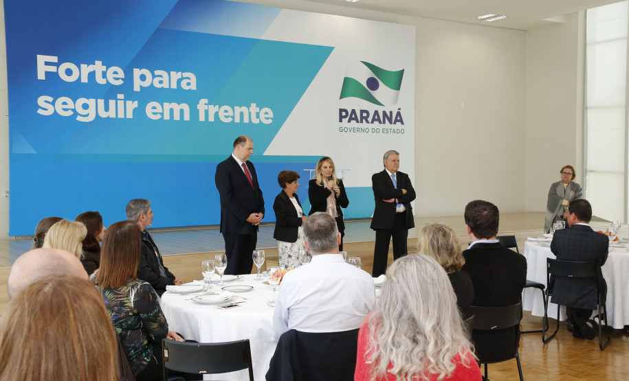 Secretaria Estadual de Educação do Paraná; Almoço no Palácio Iguaçu com a presença da Governadora Cida Borghetti a Secretária Lucia Cortez e chefes dos núcleos de educação. 11-06-18. Foto: Hedeson Alves