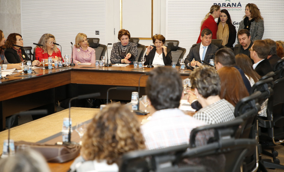 Secretaria Estadual de Educação do Paraná; Reunião com os chefes dos núcleos no GGi do Palácio Iguaçu com a presença da Secretária Lucia Cortez. 11-06-18. Foto: Hedeson Alves