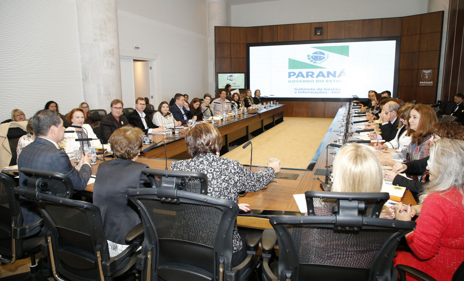 Secretaria Estadual de Educação do Paraná; Reunião com os chefes dos núcleos no GGi do Palácio Iguaçu com a presença da Secretária Lucia Cortez. 11-06-18. Foto: Hedeson Alves