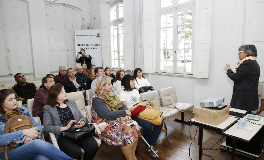 Secretaria Estadual de Educação do Paraná; Lançamento do livro a Arquitetura das Escolas Públicas do Paraná da Elizabeth Amorim de Castro no Museu da Escola. 12-06-18. Foto: Hedeson Alves