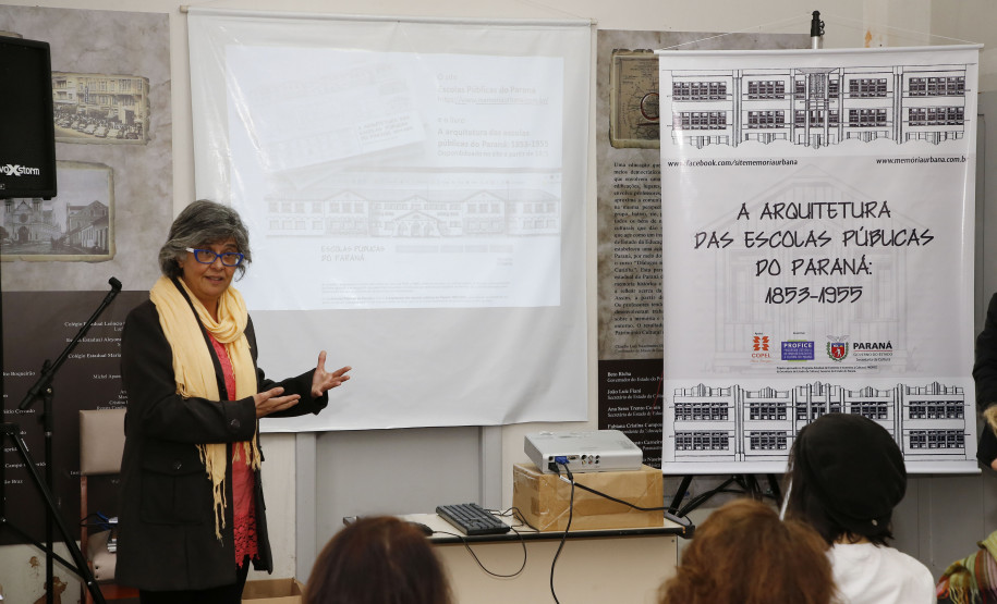 Secretaria Estadual de Educação do Paraná; Lançamento do livro a Arquitetura das Escolas Públicas do Paraná da Elizabeth Amorim de Castro no Museu da Escola. 12-06-18. Foto: Hedeson Alves