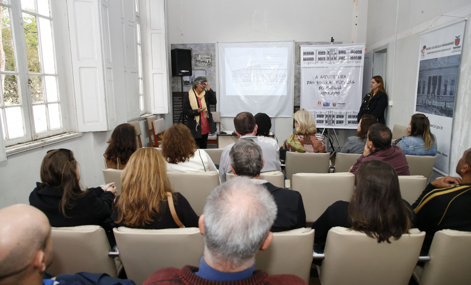Secretaria Estadual de Educação do Paraná; Lançamento do livro a Arquitetura das Escolas Públicas do Paraná da Elizabeth Amorim de Castro no Museu da Escola. 12-06-18. Foto: Hedeson Alves