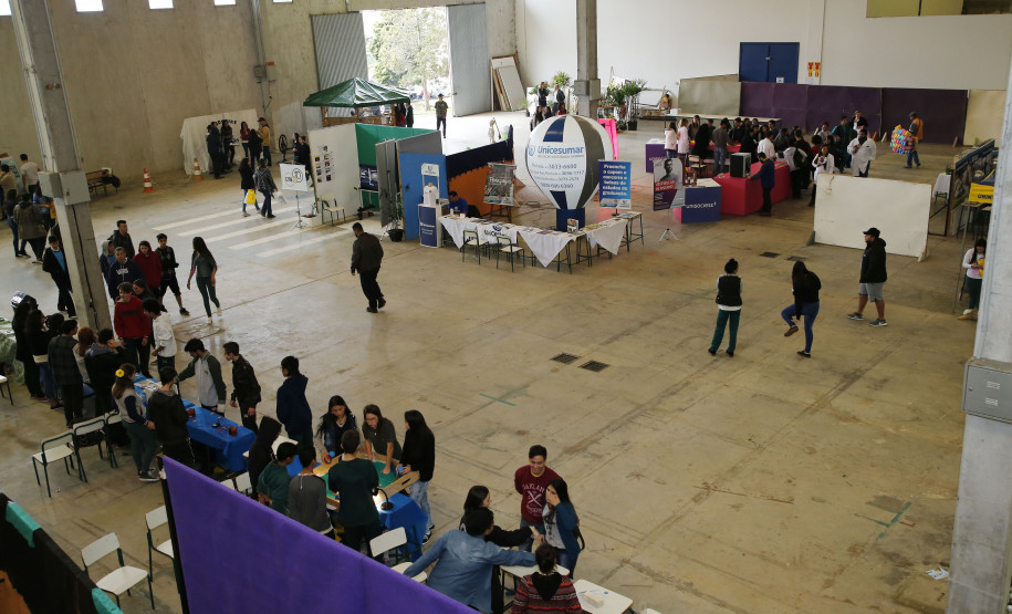 Secretaria Estadual de Educação do Paraná; Feira de profissões no CEEP Newton Freire. 13-06-18. Foto: Hedeson Alves