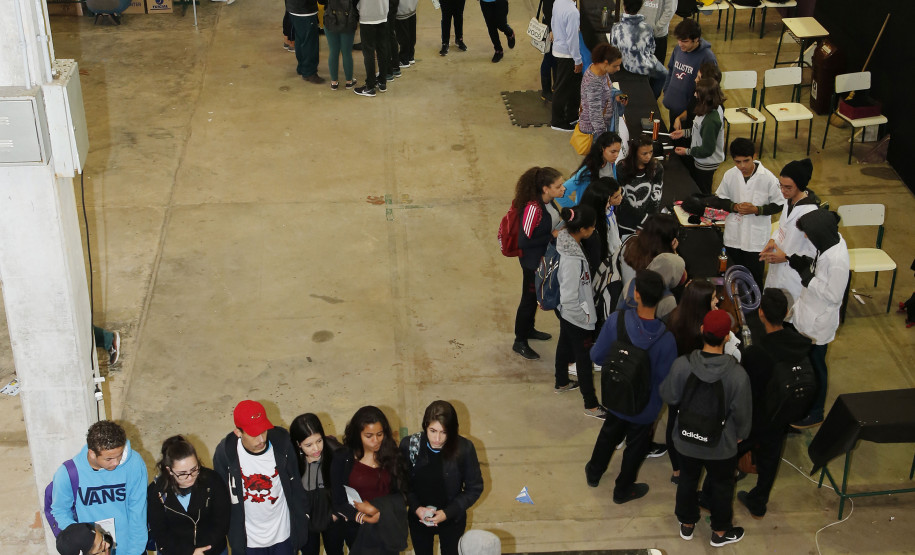 Secretaria Estadual de Educação do Paraná; Feira de profissões no CEEP Newton Freire. 13-06-18. Foto: Hedeson Alves