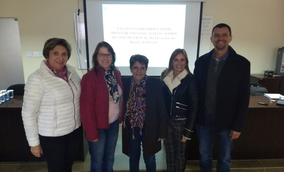 Encontros periódicos contribuem para avaliação e monitoramentos dos planos municipais e estadual de educação.