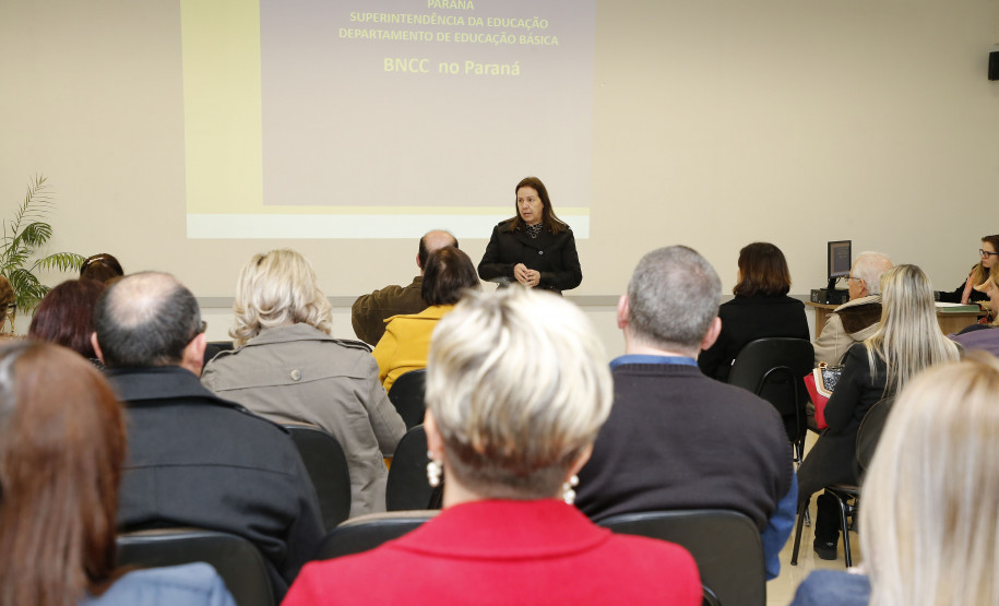 Secretaria Estadual de Educação do Paraná; Reunião no auditório da Universidade UniCesumar sobre BNCC (Base Nacional Comun Curricular). 18-06-18. Foto: Hedeson Alves