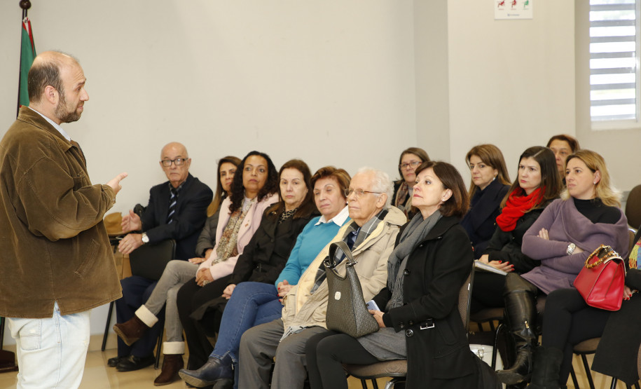 Secretaria Estadual de Educação do Paraná; Reunião no auditório da Universidade UniCesumar sobre BNCC (Base Nacional Comun Curricular). 18-06-18. Foto: Hedeson Alves