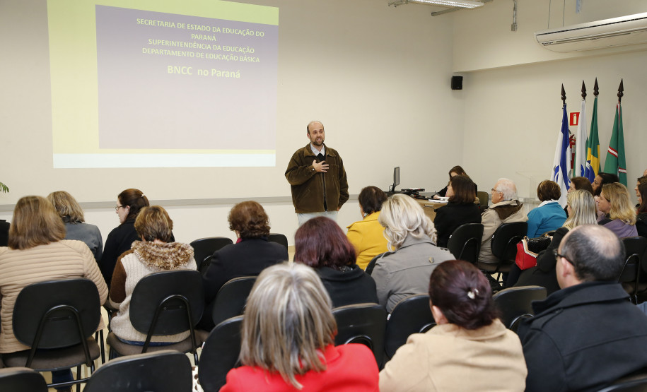 Secretaria Estadual de Educação do Paraná; Reunião no auditório da Universidade UniCesumar sobre BNCC (Base Nacional Comun Curricular). 18-06-18. Foto: Hedeson Alves