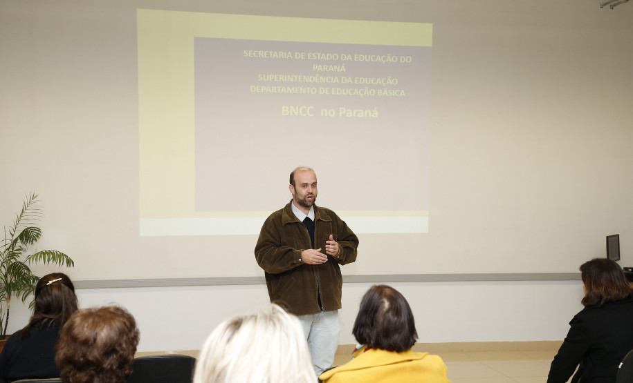 Secretaria Estadual de Educação do Paraná; Reunião no auditório da Universidade UniCesumar sobre BNCC (Base Nacional Comun Curricular). 18-06-18. Foto: Hedeson Alves