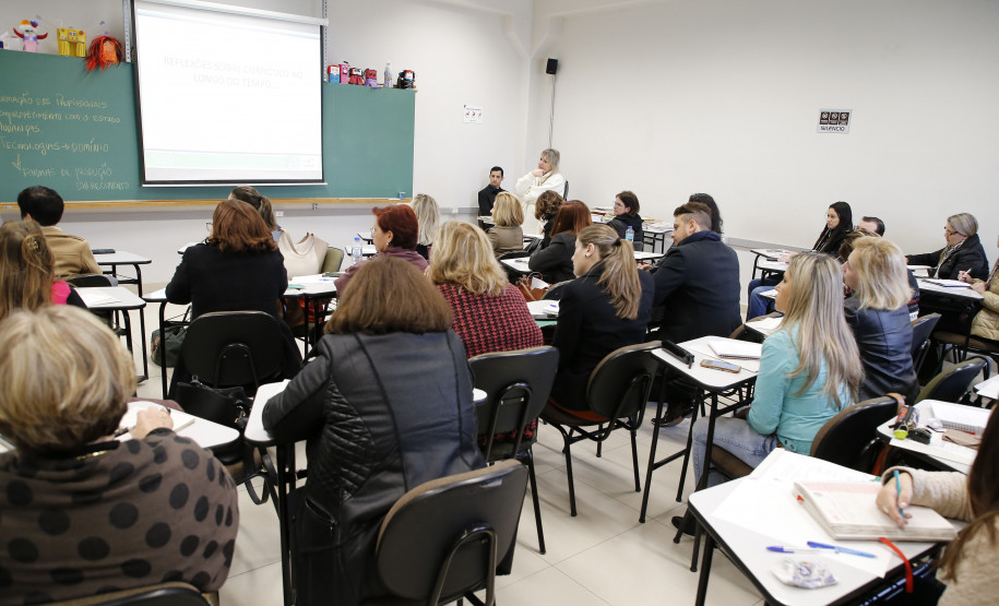 Secretaria Estadual de Educação do Paraná; Caminhos Pedagócicos IV, Curso de formação continuada para técnicos dos núcleos. 19-06-18. Foto: Hedeson Alves