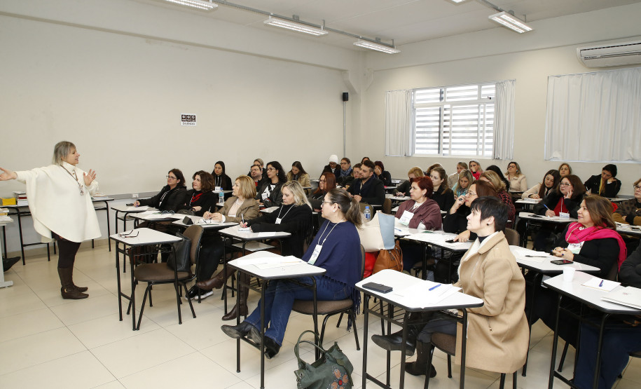 Secretaria Estadual de Educação do Paraná; Caminhos Pedagócicos IV, Curso de formação continuada para técnicos dos núcleos. 19-06-18. Foto: Hedeson Alves