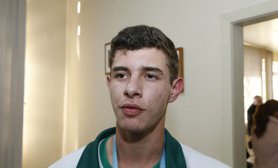 Secretaria Estadual de Educação do Paraná; Alunos da rede estadual que participaram da V Conferência Nacional Infantojuvenil pelo Meio Ambiente visitam a SEED, na foto o aluno Lucas Antonio Fiametti M. 19-06-18. Foto: Hedeson Alves