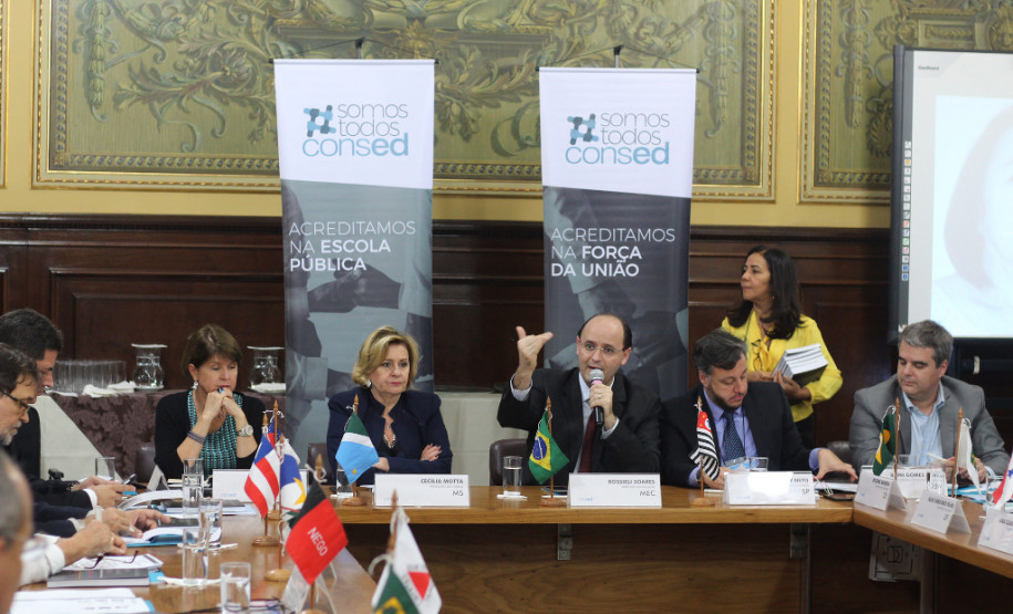Secretários de educação de todo o país estão reunidos nesta segunda e terça-feira (25 e 26) em São Paulo para participar da 2ª reunião do Conselho Nacional de Secretários de Educação (Consed). A pauta principal do encontro é a Base Nacional Comum Curricular (BNCC) do Ensino Médio, atualmente sendo debatida em todo o país.