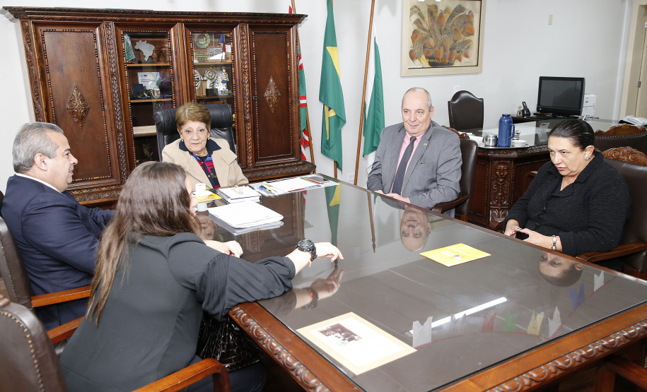 Secretaria Estadual de Educação do Paraná;  Reunião no gabinete da Secretária Lucia Cortez com o Gerson Luiz Ferreira Filho diretor geral da CGE. 28-06-18. Foto: Hedeson Alves