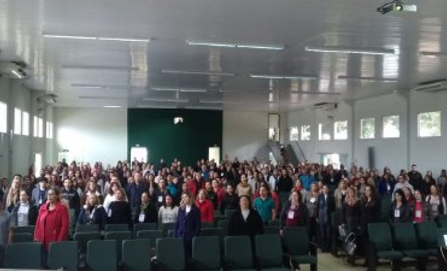 Conferência intermunicipal de educação do Núcleo Regional de Educação (NRE) de Apucarana.