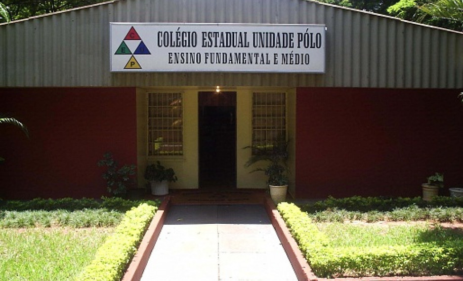 A estrutura do Colégio Estadual de Ensino Fundamental, Médio e Profissional Polo, em Maringá, será ampliada com a construção de quatro laboratórios, passarela e pátio externo. A unidade atende 1.700 alunos.